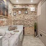 Mini By Town Hall, Self Chek-in Apartman