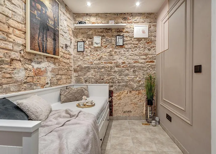 Mini By Town Hall, Self Chek-in Butas