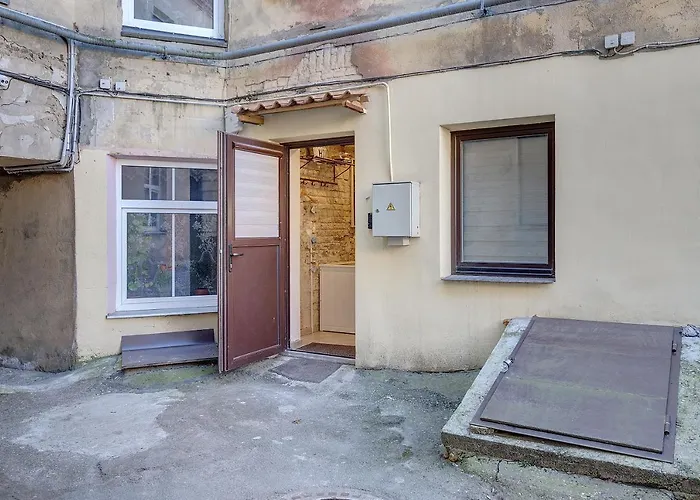 Butas Mini By Town Hall, Self Chek-in